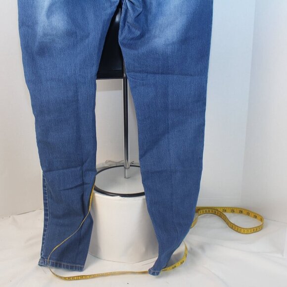 VIP JEANS - Picture 6 of 8